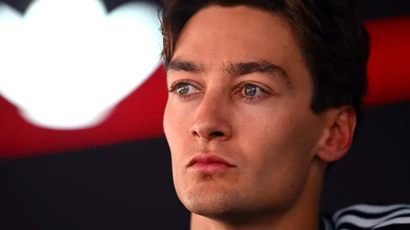 «Очень плохой день», — Расселл сетует на результат Mercedes на Гран-при Мехико и критикует инциденты в первом повороте.