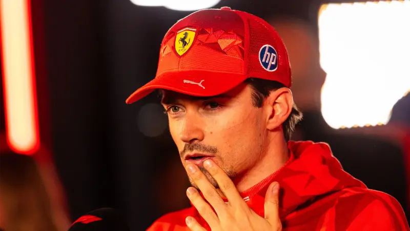 «Я хочу бороться за победы»: Шарль Леклер признался, что будет рад расстаться с болидом Ferrari SF-25.