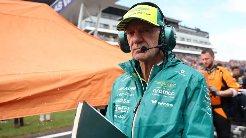 Эдриан Ньюи вступает в должность руководителя команды «Aston Martin» после сенсационного объявления.