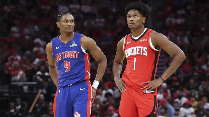 Амен Томпсон утверждает, что не видит проблем, в то время как его брат-близнец Осар Томпсон едва не вступил в потасовку с форвардом «Рокетс».