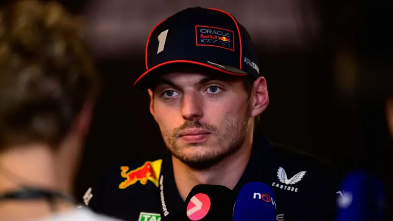 Плохие новости для Макса Ферстаппена: команда Red Bull столкнулась с первой серьезной неудачей на предсезонных тестах Формулы-1 в Барселоне.