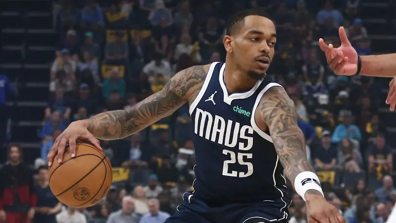 Предложение по блокбастер-обмену: «Даллас Маверикс» получают от «Селтикс» разыгрывающего с контрактом на 100 миллионов долларов в обмен на Пи Джея Вашингтона и центрового ростом 208 см.