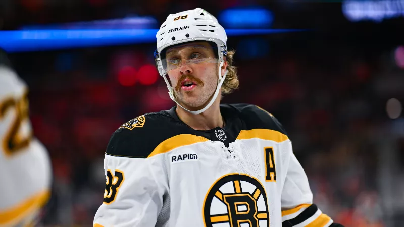 Давид Пастрняк из «Бостон Брюинз» впервые прокомментировал свою «ментальную» травму, полученную в межсезонье.