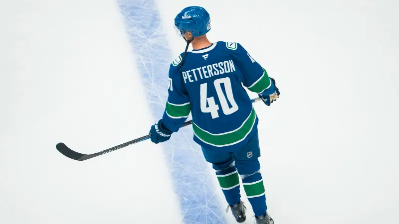 Рэй Ферраро считает, что «Ванкувер Кэнакс» могут столкнуться с огромными проблемами, если спад в игре Элиаса Петтерссона продолжится.