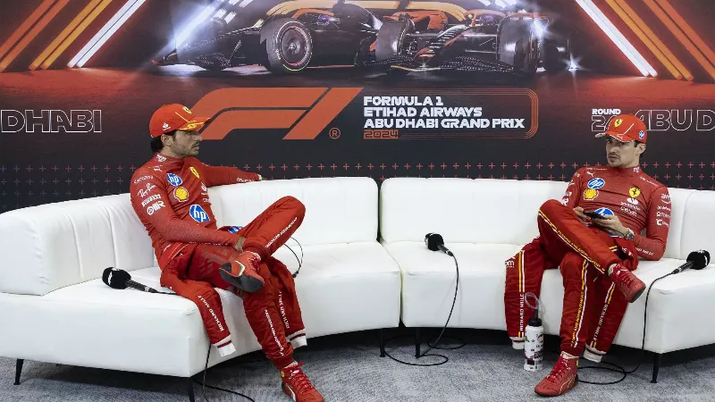 Карлос Сайнс скромно прокомментировал решение Ferrari заменить его на Льюиса Хэмилтона, а не Шарля Леклера.
