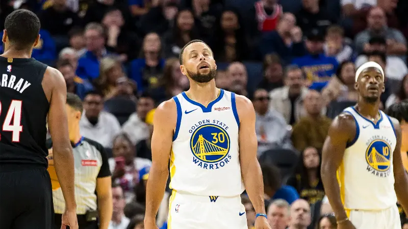 «В этом году — безусловно», - генеральный менеджер «Уорриорз» Майк Данливи-младший сделал резкое заявление по поводу будущего стареющего Стефа Карри.