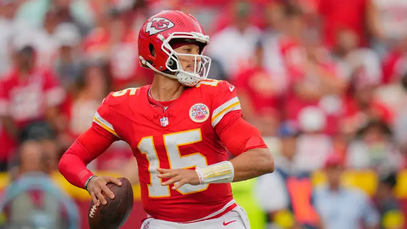 Колин Каухерд назвал четыре проблемы, из-за которых «Канзас-Сити Чифс» Патрика Махоумса не могут поймать свой ритм в сезоне НФЛ 2025 года.