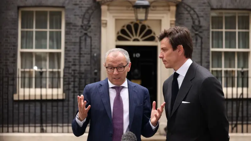 Тревожные новости для Mercedes: команда может лишиться преимущества в степени сжатия, если предложение соперников будет принято