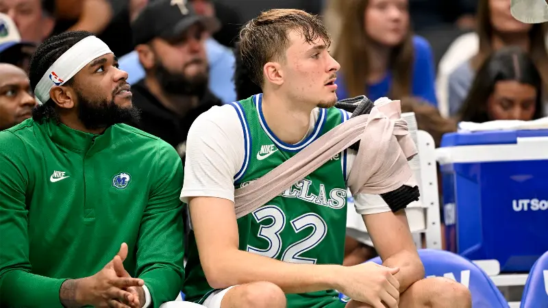 Информация о травме Купера Флэгга: Джейсон Кидд дал мрачный прогноз относительно новичка после провальной игры против «Тандер».