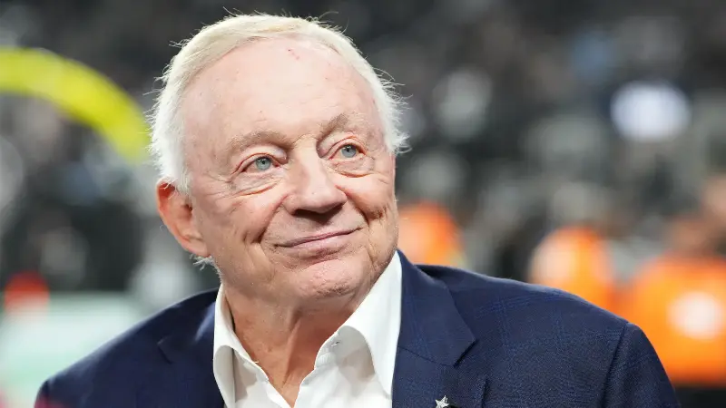 Владелец «Даллас Ковбойз» Джерри Джонс высказался по поводу вечеринки Сиди Лэмба и Джорджа Пикенса в Лас-Вегасе накануне матча.