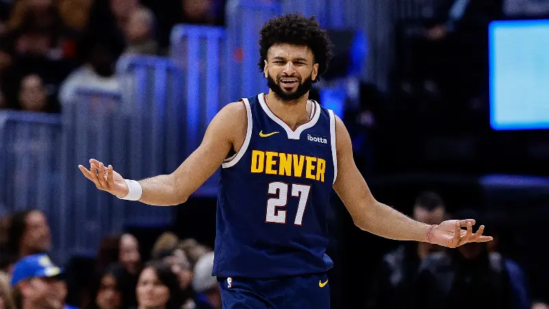 Отчёт о травмах «Денвер Наггетс»: состояние Джамала Мюррея вызывает серьёзные опасения. Звезда с контрактом на 90,5 миллиона долларов также в списке травмированных перед игрой с «Блэйзерс».