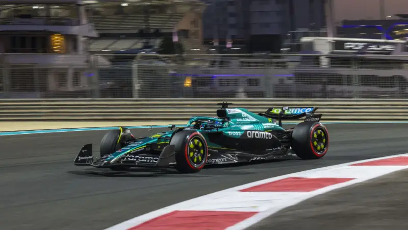 Катастрофа для Aston Martin: стали известны подробности участия команды в предсезонных тестах Формулы-1 в Барселоне.