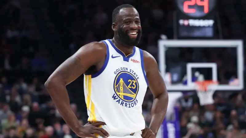 Слухи об обмене Дрэймонда Грина в «Лейкерс» набирают обороты на фоне его высказываний о Леброне Джеймсе.