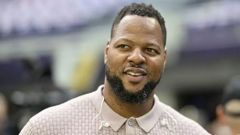 Бывшая звезда «Филадельфия Иглз» Ндамуконг Су поделился малоизвестными трудностями, с которыми сталкиваются «жены и другие значимые» игроков на Супербоуле. 