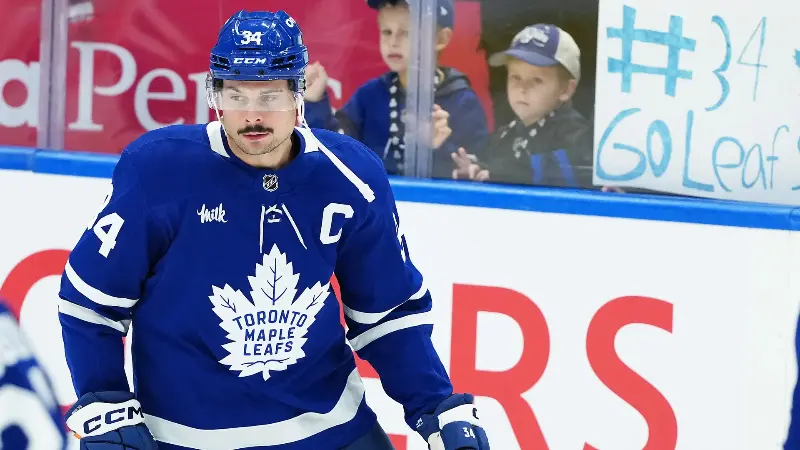 Бывший генеральный менеджер «Торонто Мейпл Лифс» не стал подбирать выражений, подвергнув сомнению капитанство Остона Мэттьюса из-за неубедительного старта команды.