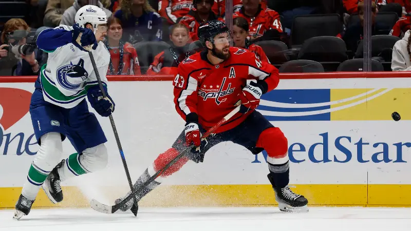 «У него отсутствует игровое чутьё», - бывший тафгай НХЛ Ник Кипреос считает, что Филипу Хитилу из «Ванкувер Кэнакс» следует завершить карьеру после многочисленных тяжёлых сотрясений мозга.