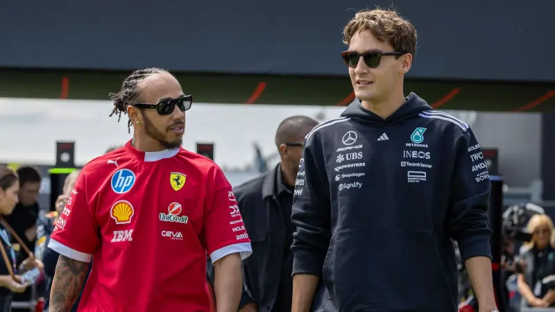 Эксперт Формулы-1 похвалил Джорджа Расселла, опережающего Льюиса Хэмилтона, на фоне продолжающейся задержки с продлением его контракта с Mercedes.