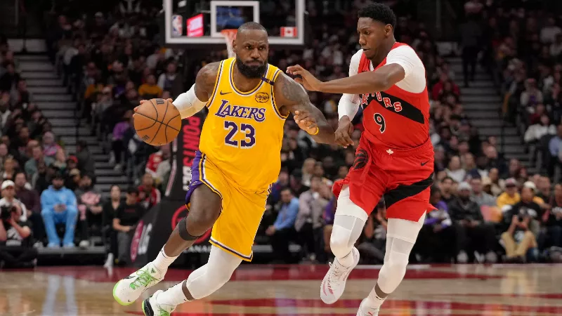 Бывший обладатель награды «Защитник года» НБА использовал забавную аналогию, чтобы подчеркнуть невероятное долголетие Леброна Джеймса в возрасте 39 лет.