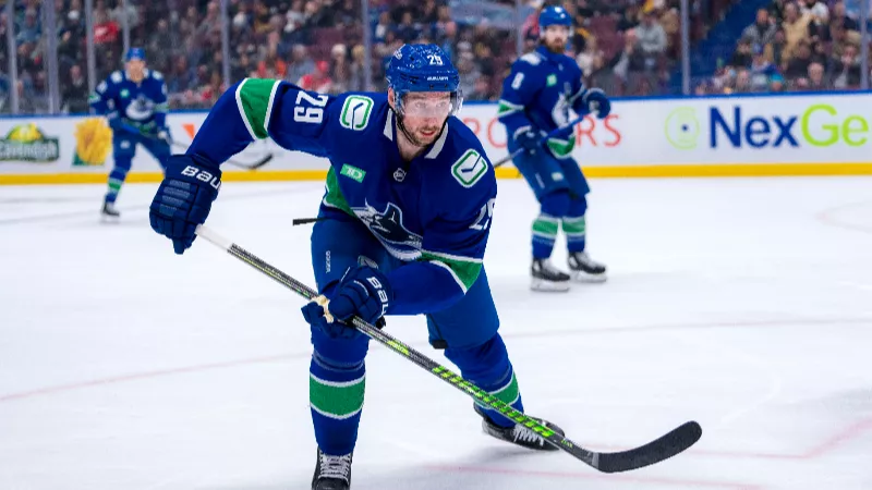 Полные детали контракта Маркуса Петтерссона: все, что известно о средней зарплате, запрете на обмен в его продлении с «Кэнакс» на $33 000 000