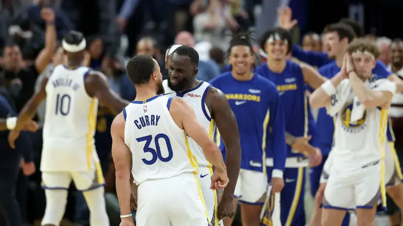 Отчёт о травмах «Голден Стэйт Уорриорз»: статус Стефа Карри на игру, в то время как ветеран с контрактом на 11 654 250 долларов и двое других игроков пропустят матч против «Гриззлис».