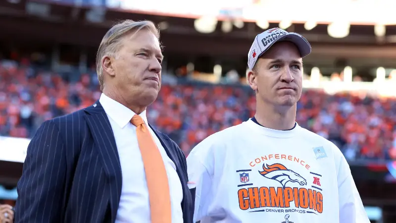 «Даже половина Пейтона Мэннинга лучше, чем множество нынешних игроков», - Джон Элвей прямо высказался о ситуации в современной НФЛ, выразив восхищение бывшим квотербеком «Бронкос».