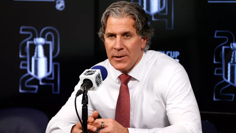 Главный тренер Джаред Беднар высказался о провале вратаря «Колорадо Эвеланш» в первом периоде.