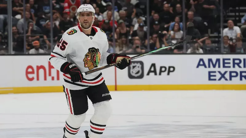 Главный тренер «Чикаго Блэкхокс» Люк Ричардсон высказался о выступлении защитника в матче против «Бостон Брюинз»