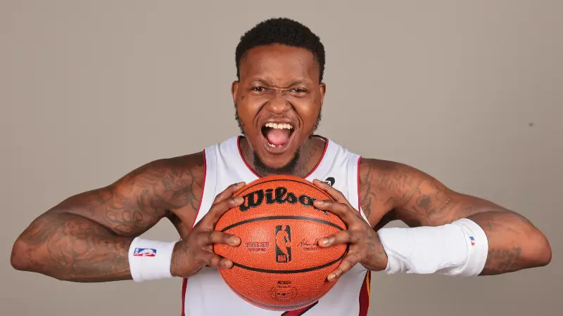 «Он симулировал травму», — Брайан Уиндхорст сделал шокирующее заявление о том, что НБА использовала историю с травмой, чтобы замять скандал Терри Розира, связанный со ставками.