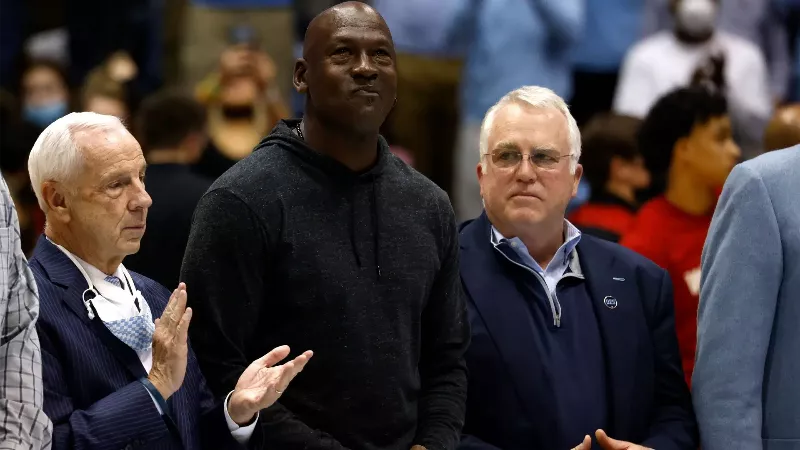 «Он был просто настоящим хулиганом», — трёхкратный чемпион НБА вспоминает несравненную решимость Майкла Джордана в годы его выступлений за «Северную Каролину».