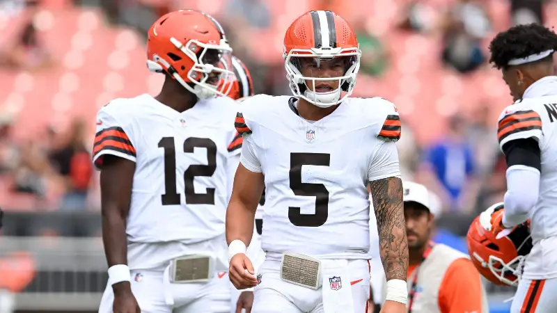 «Он не лучше Шедура Сандерса», - Скип Бэйлесс сделал выпад в адрес Диллона Гэбриела, разбирая причины, по которым Джимми Хаслам настоял на драфте сына Диона Сандерса.