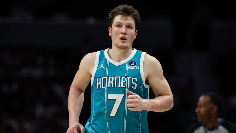 «Он бросает просто убийственно», - звезда «Лос-Анджелес Клипперс» с контрактом в 39 миллионов долларов высоко оценил выдающийся снайперский перформанс Кона Кнюппеля в матче против «Клипперс».