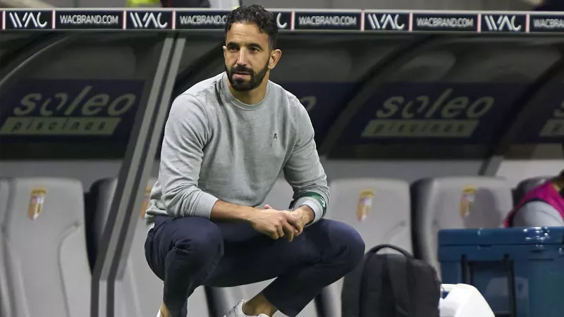 «У него отличные социальные навыки» — игрок «Манчестер Юнайтед» поделился первыми впечатлениями о новом главном тренере Рубене Амориме.