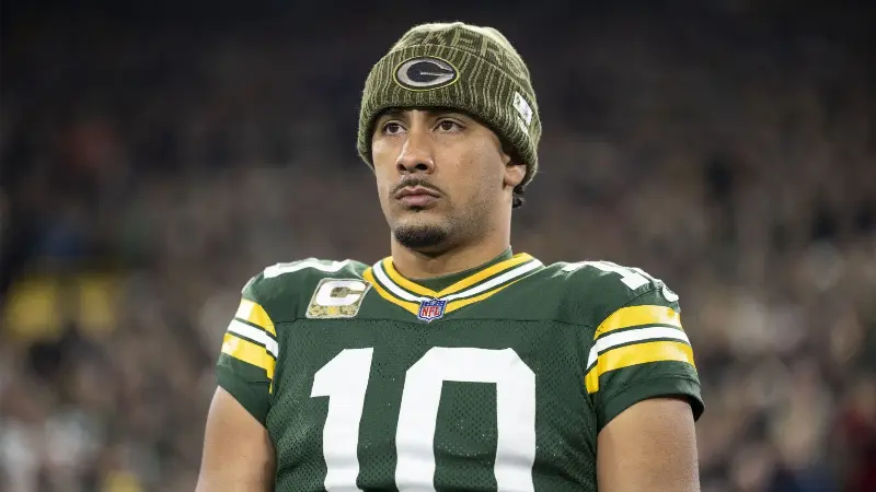 «Я жду большего от квотербека, которому платят 220 000 000 долларов», - Дэн Патрик высказал разочарование по поводу неудачной игры Джордана Лава после поражения «Грин-Бэй Пэкерс» от «Филадельфия Иглз» со счетом 10-7.