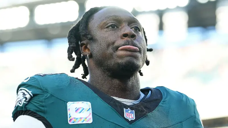 «Думаю, Хауи Роузман его обменяет», - слухи о возможном уходе Эй Джея Брауна разгораются на фоне того, что ресивер «Филадельфия Иглз» отрицает закрытую встречу с Джейленом Хертсом и Сейквоном Баркли.