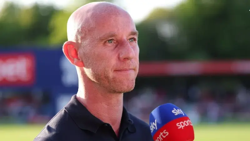 «Я думаю, все наоборот», — легенда «Манчестер Юнайтед» Никки Батт заявил, что клуб подвел свое 80-миллионное приобретение.