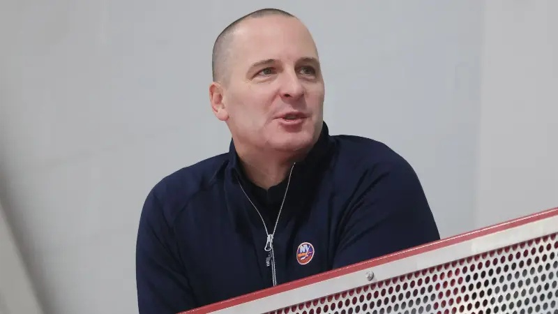 Генеральный менеджер «Нью-Йорк Айлендерс» прояснил, был ли Илья Сорокин причастен к увольнению тренера вратарей Пьеро Греко.