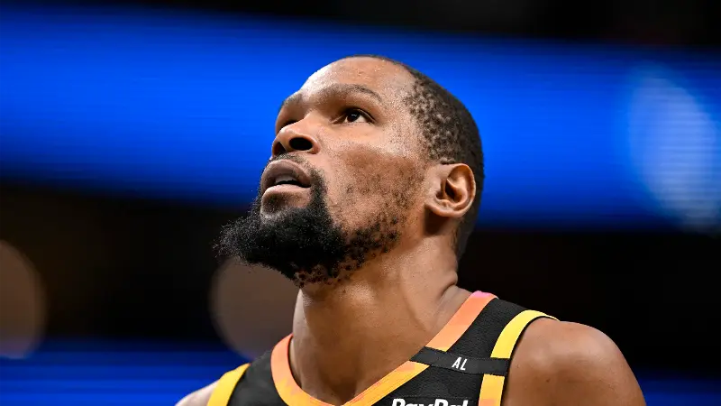 «Это не по-настоящему», - Кевин Дюрэнт отрицает ненависть со стороны фанатов «Оклахома-Сити», несмотря на громкое освистывание во время представления игроков перед матчем.