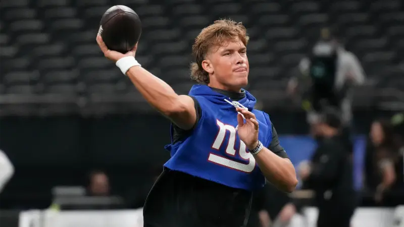 Джексон Дарт развеял сомнения относительно своего участия в предстоящем матче «Нью-Йорк Джайентс» против «Филадельфии Иглз», несмотря на недавние опасения по поводу травмы подколенного сухожилия.