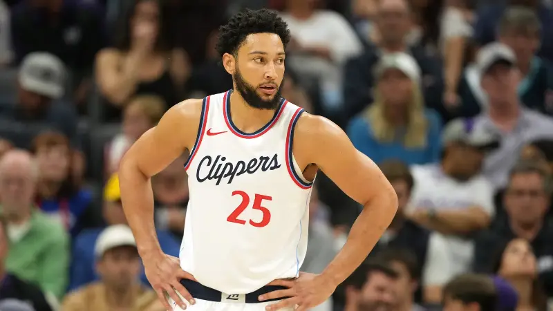 Агент Джимми Батлера прекратил сотрудничество с Беном Симмонсом после того, как сорвалась сделка по переходу трёхкратного участника Матча всех звёзд в «Нью-Йорк Никс».