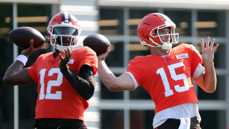 «Джо Флакко сдулся», - Скип Бэйлесс не стесняется в выражениях, призывая выпустить Шедура Сандерса на фоне провальной игры квотербека «Браунс» против «Пэкерс».