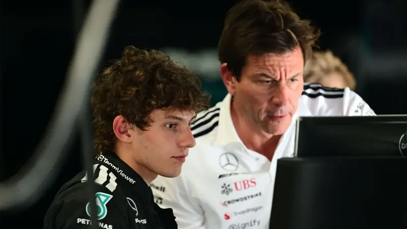 Кими Антонелли нарушил молчание по поводу критики его пилотажа в Монце со стороны Тото Вольффа.