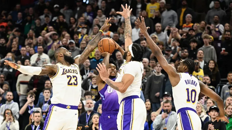 Слухи о сделках «Лос-Анджелес Лейкерс»: Команда получила шанс на приобретение динамичного игрока, набирающего в среднем 18,2 очка за игру и реализующего 42% трехочковых.