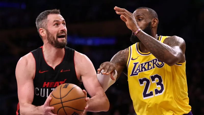 Торговые слухи «Лос-Анджелес Лейкерс»: Леброн Джеймс может воссоединиться с одноклубником по команде, с которой он выиграл чемпионат в 2016 году.