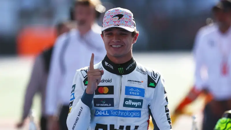 Ландо Норрис рассказал об откровенных закулисных беседах с McLaren, которые помогли ему переломить ситуацию и улучшить свои результаты.