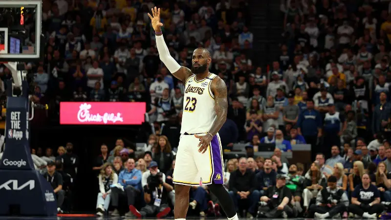 Бывший чемпион НБА сделал прогноз о возможном завершении карьеры Леброна Джеймса.