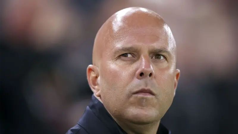 «Пропустит около года», — Арне Слот подтвердил, что звезда «Ливерпуля» надолго выбыл из строя.