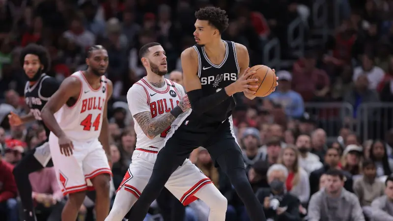 Лонзо Болл оценил положение «Лейкерс» в Западной конференции и предсказал стремительный взлёт «Спёрс» во главе с Виктором Вембаньямой.