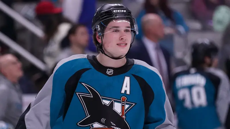 Маклин Селебрини приблизился к достижениям Уэйна Гретцки, продемонстрировав феерический старт карьеры в НХЛ.