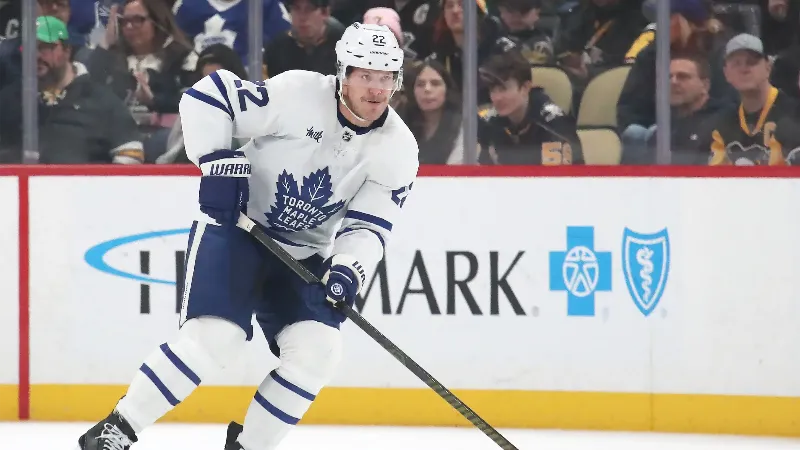 Отчет о травмах «Мэйпл Лифс»: Инсайдер сообщил последние новости о состоянии Джейка Маккейба и защитника с контрактом на 14 миллионов долларов в преддверии плей-офф.