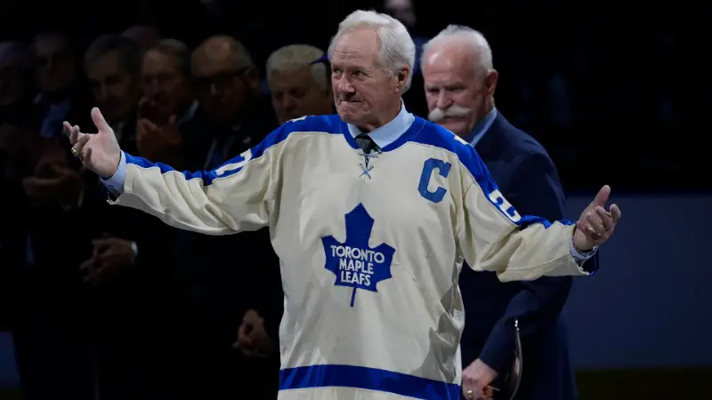 Легенда «Торонто Мейпл Лифс» Дэррил Ситтлер раскрыл содержание своего послания Остону Мэттьюсу и его партнерам на фоне серии поражений команды.